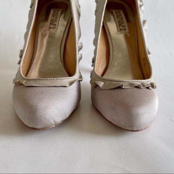 Badgley Mischka Shoes Tai High Heels Pump Leather Ruffle Ice Gray Stilettos 7.5 - Picture 8 of 12